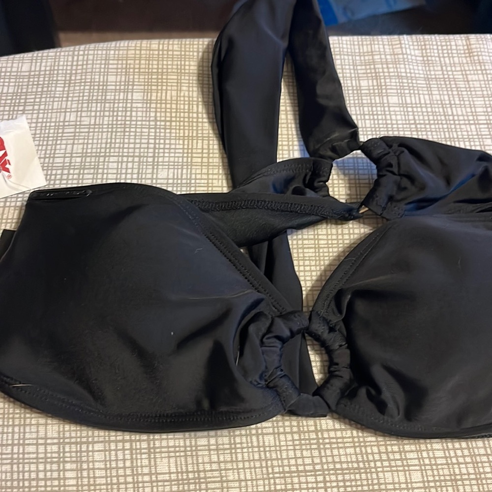 Black bikini